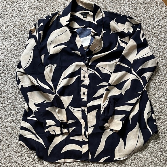 BUNDLE - Ann Taylor Navy Plaid (L) and Abstract Leaf Print (XL) Career Blouses - Picture 4 of 13